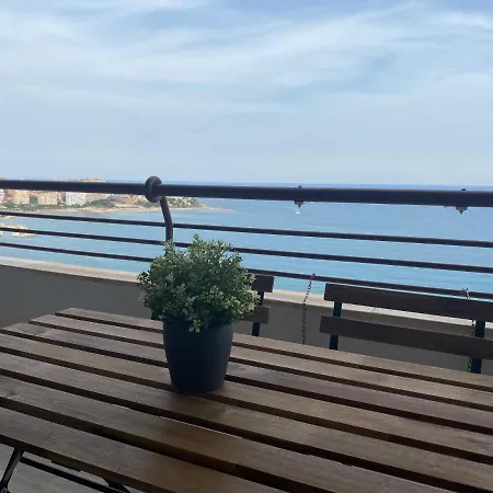 Apartamento Con Terraza Y Vistas Al Mar. Urb Monte Y Mar Apartment *