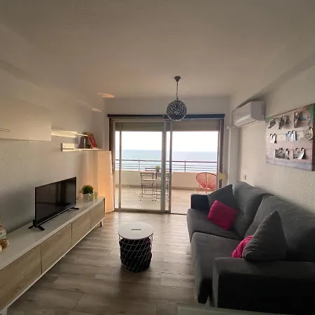 Apartamento Con Terraza Y Vistas Al Mar. Urb Monte Y Mar Apartment