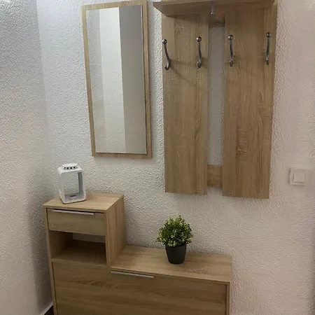 Apartamento Con Terraza Y Vistas Al Mar. Urb Monte Y Mar Apartment *