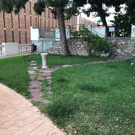 Apartamento Con Terraza Y Vistas Al Mar. Urb Monte Y Mar Apartamento *