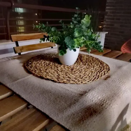 Apartamento Con Terraza Y Vistas Al Mar. Urb Monte Y Mar * Alicante